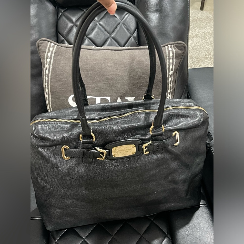 Black Leather Michael Kors Weekender Tote Bag w/Gold Accent - Picture 10 of 11